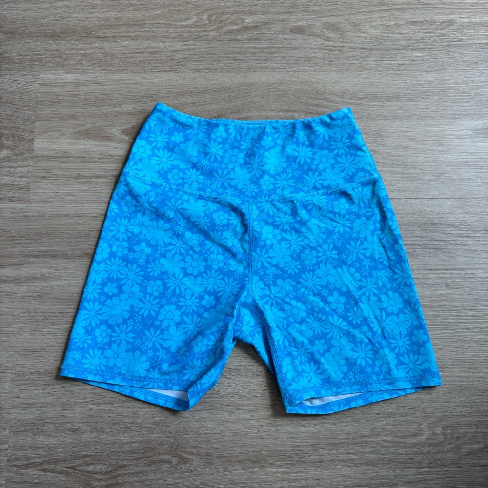 La Hearts Blue Floral Active Shorts